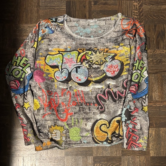 Colorful Graphic sweaters - Picture 1 of 4